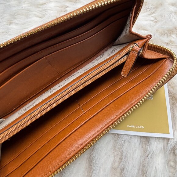 Michael Kors Canvas long zip around wallet EUC - Picture 2 of 3